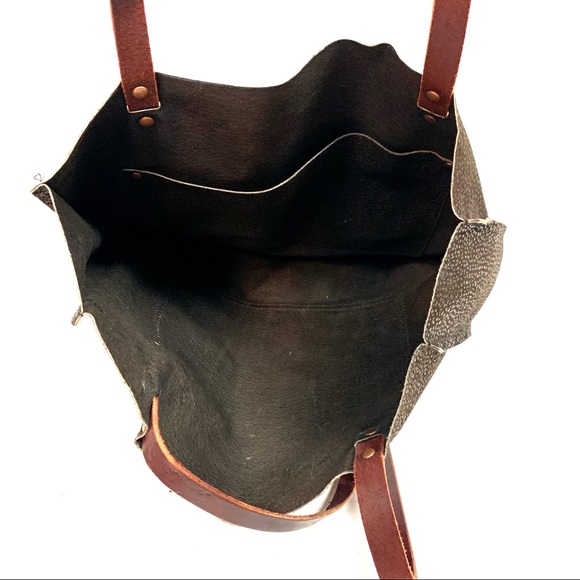 Textured Leather Reversible Tote Shoulder Bag - Picture 2 of 13